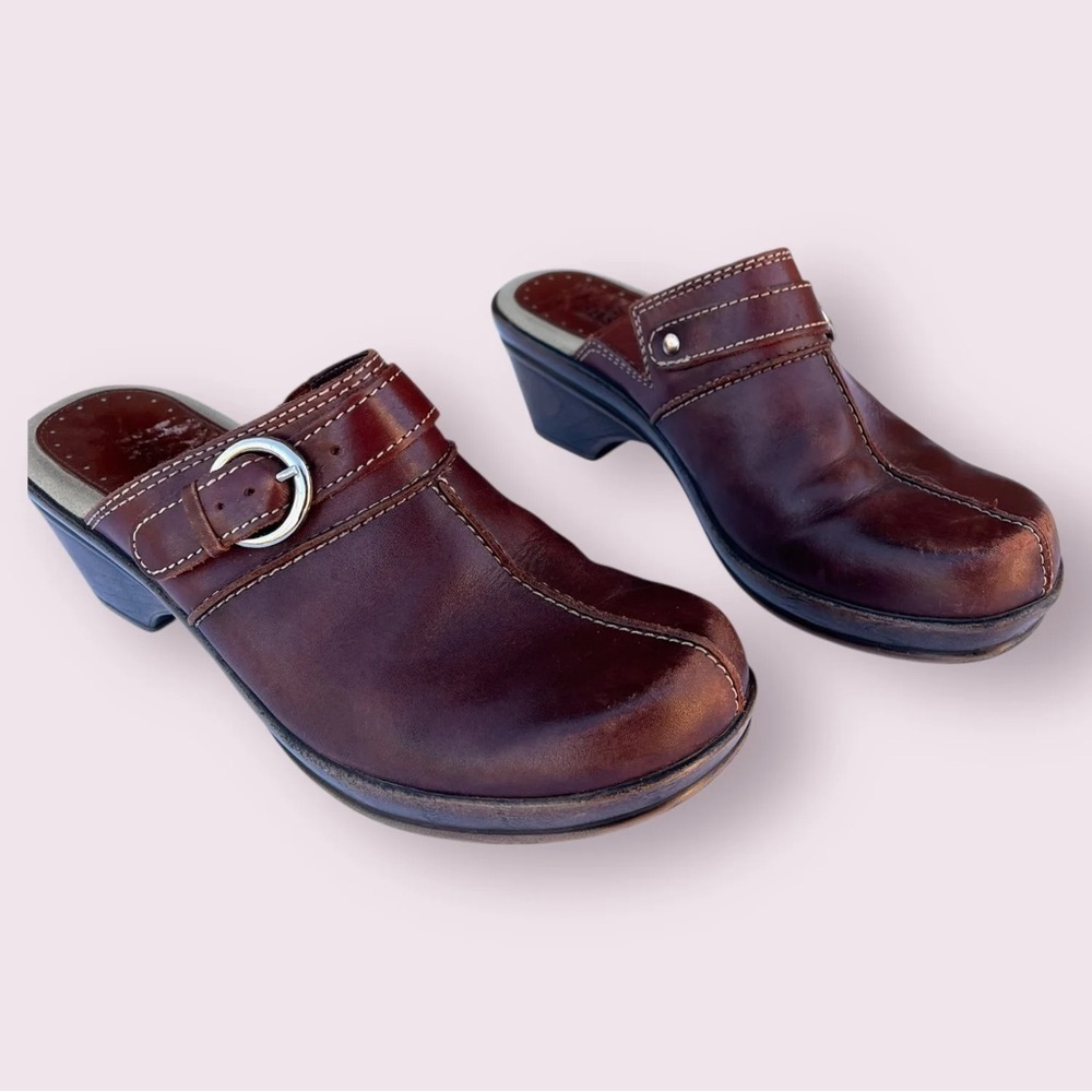 2000S CHOCOLATE BROWN CLOGS
